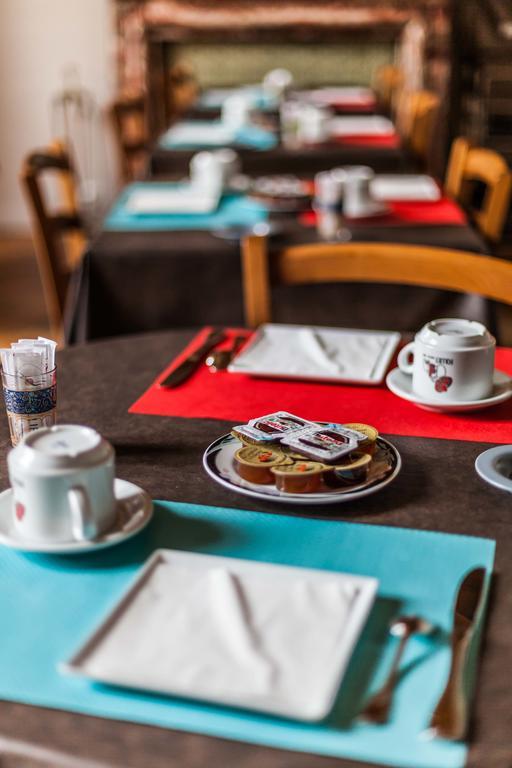 La Grande Eperviere Hotel Barcelonnette Bagian luar foto